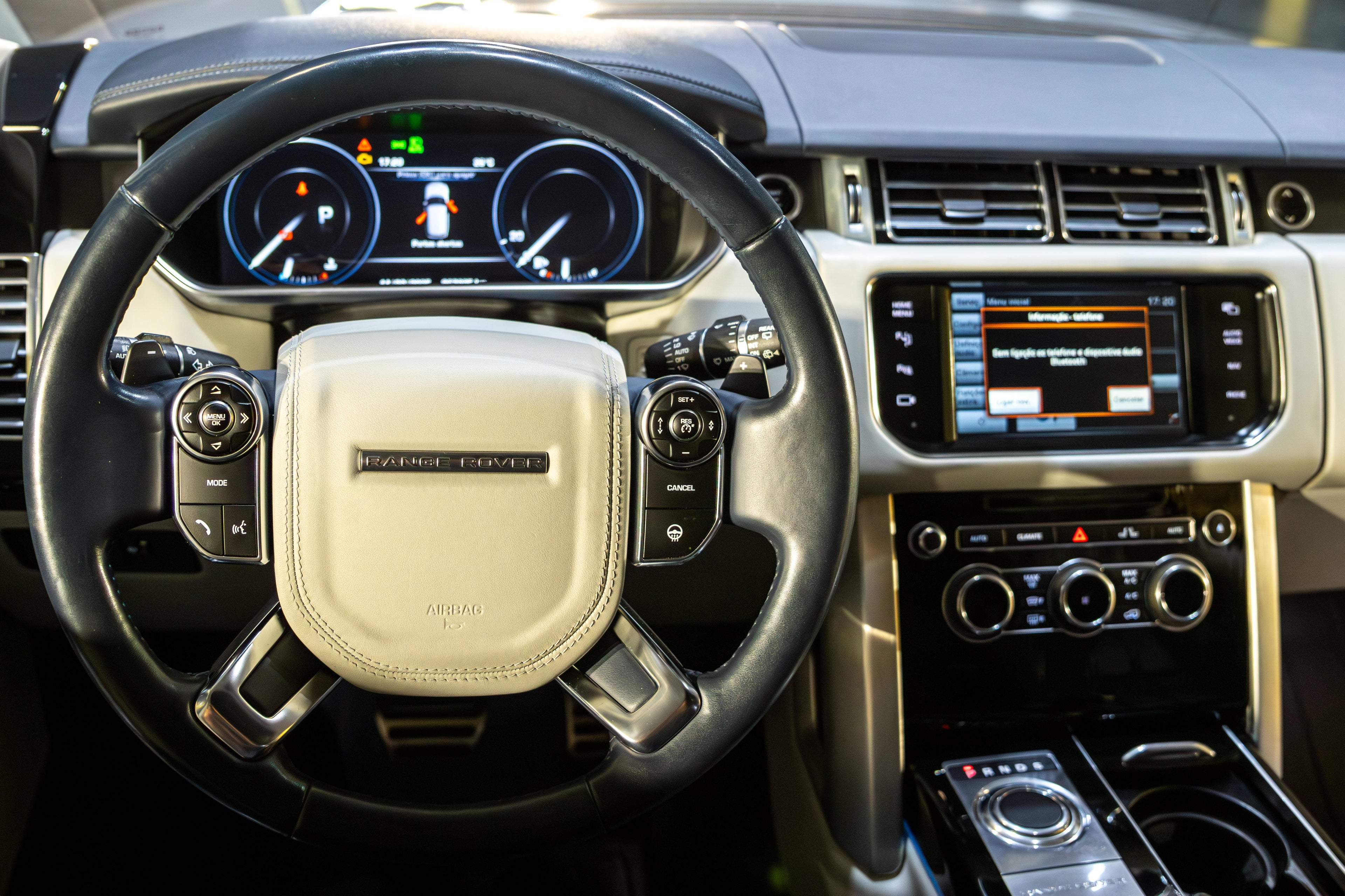 Range Rover Vogue SDv8