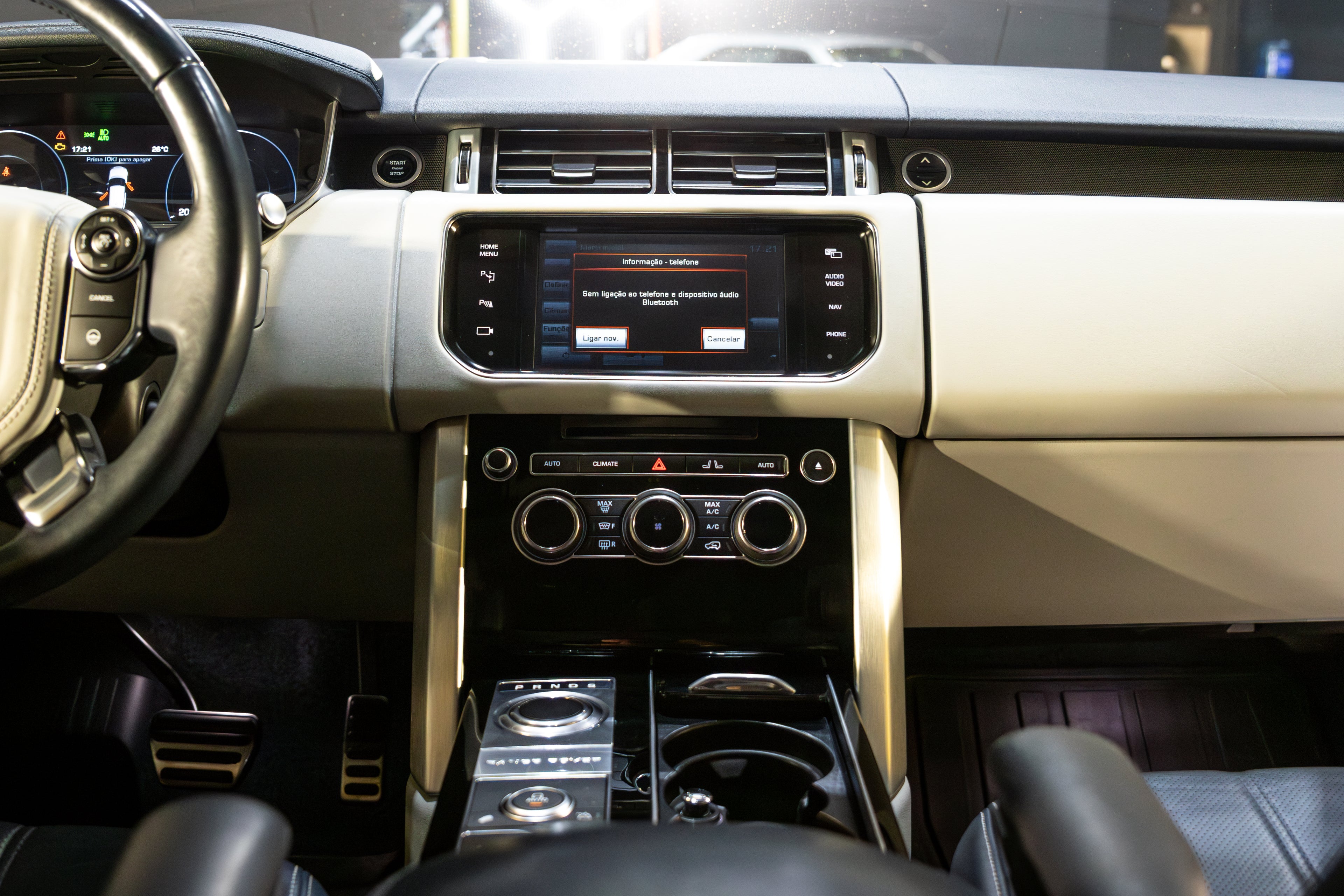 Range Rover Vogue SDv8