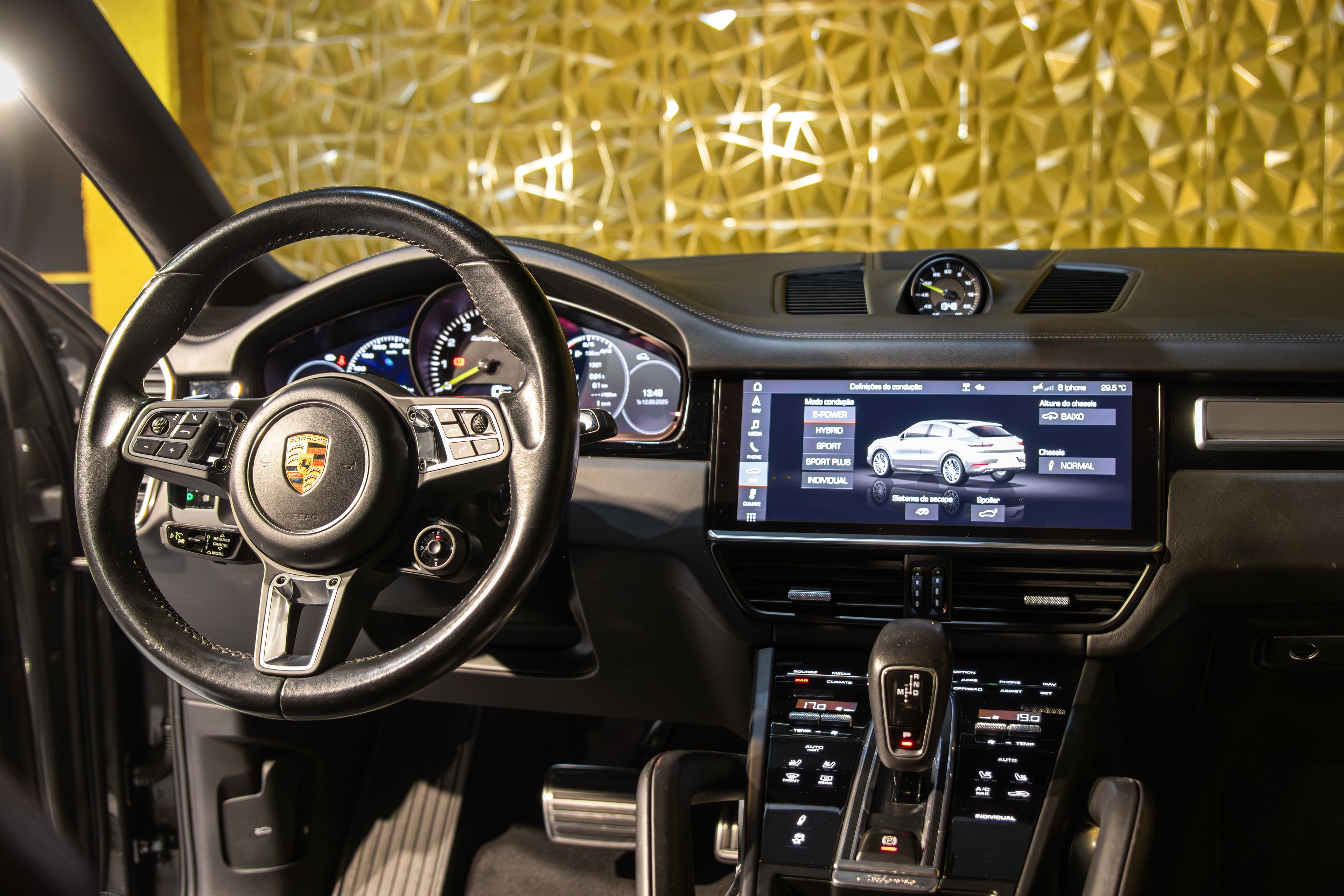 Porsche Cayenne Turbo-S